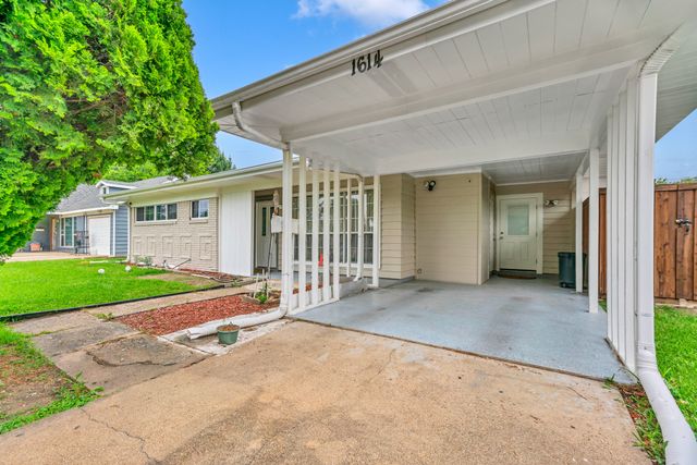 1614 Briarwood Lane, Irving, TX 75061