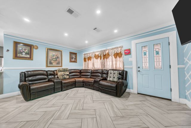 1614 Briarwood Lane, Irving, TX 75061