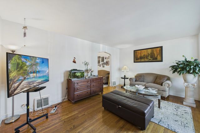 10718 S Trumbull Avenue, Chicago, IL 60655