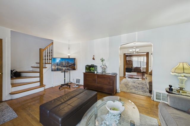 10718 S Trumbull Avenue, Chicago, IL 60655