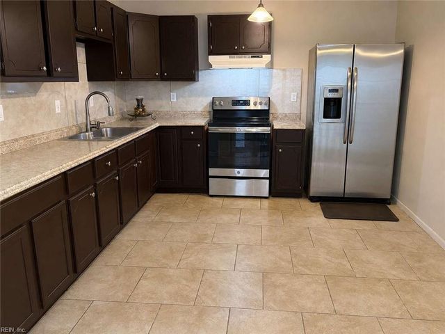3817 Harvest CT, Portsmouth, VA 23703