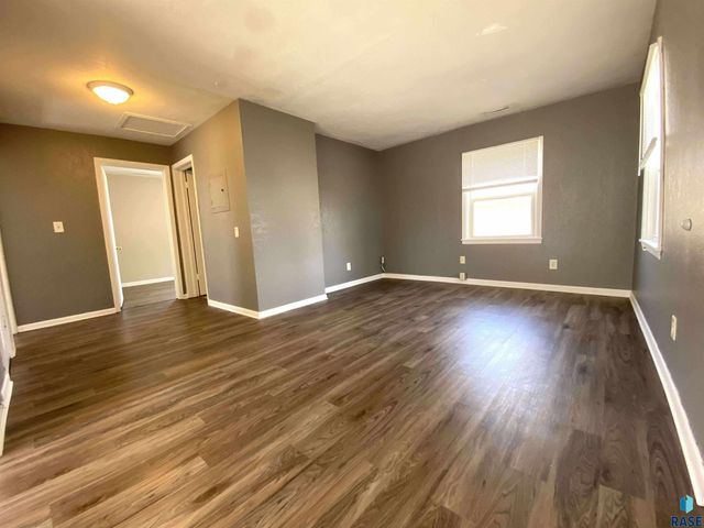 310 N Van Eps Ave Avenue, Sioux Falls, SD 57103