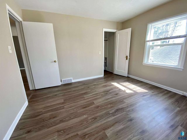 310 N Van Eps Ave Avenue, Sioux Falls, SD 57103