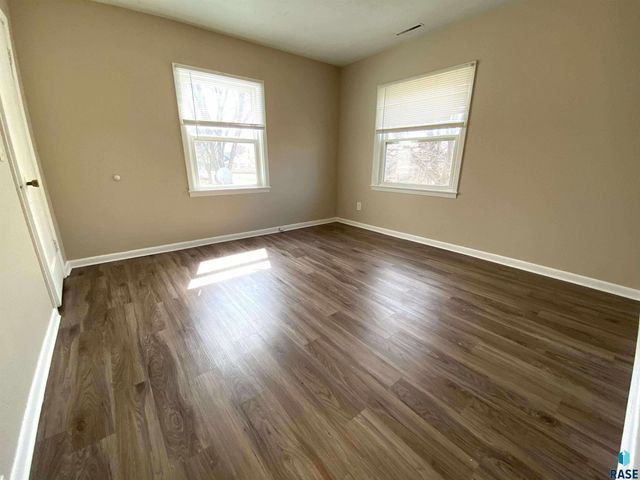 310 N Van Eps Ave Avenue, Sioux Falls, SD 57103