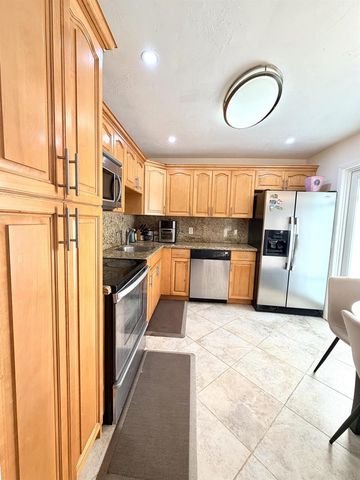 6260 S Falls Cir Drive 201, Lauderhill, FL 33319
