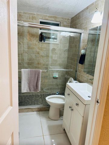 833 Briggs Street Street, West Palm Beach, FL 33405