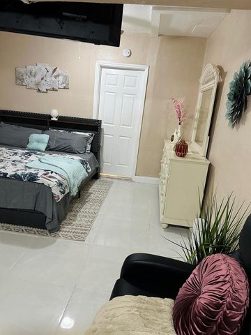 833 Briggs Street Street, West Palm Beach, FL 33405