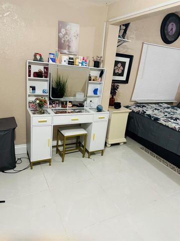 833 Briggs Street Street, West Palm Beach, FL 33405