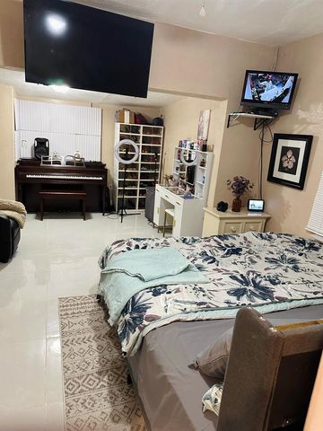 833 Briggs Street Street, West Palm Beach, FL 33405
