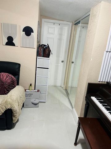 833 Briggs Street Street, West Palm Beach, FL 33405