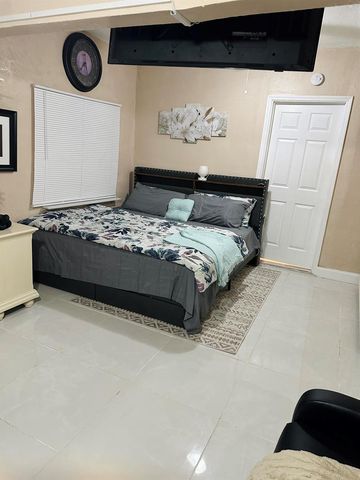 833 Briggs Street Street, West Palm Beach, FL 33405