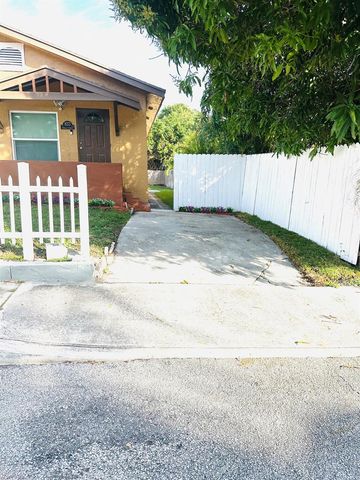 833 Briggs Street Street, West Palm Beach, FL 33405