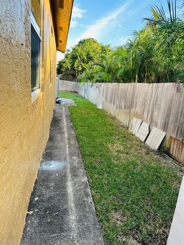 833 Briggs Street Street, West Palm Beach, FL 33405