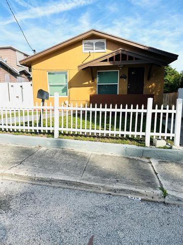 833 Briggs Street Street, West Palm Beach, FL 33405