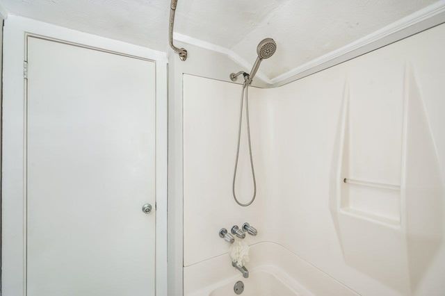 348 Dover Point Road, Dover, NH 03820