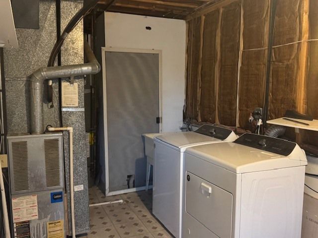 910 E 152nd Place, Phoenix, IL 60426