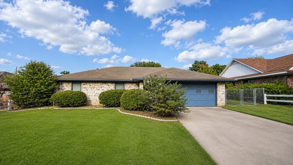 1350 26th Street NE, Paris, TX 75460