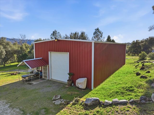43227 Leach Road, Ahwahnee, CA 93601