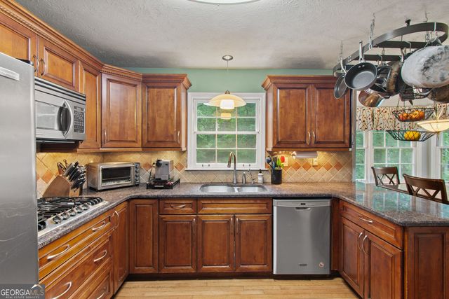 1873 RAINTREE Court, Snellville, GA 30078