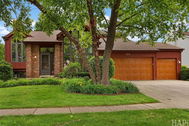 1219 Golf View Drive, Woodridge, IL 60517