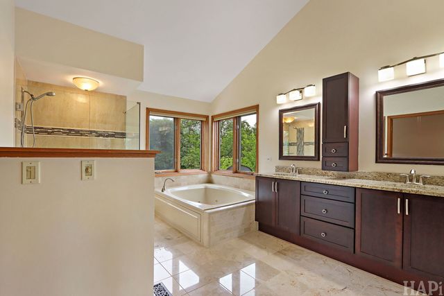 1219 Golf View Drive, Woodridge, IL 60517