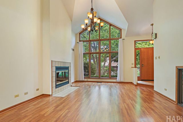 1219 Golf View Drive, Woodridge, IL 60517
