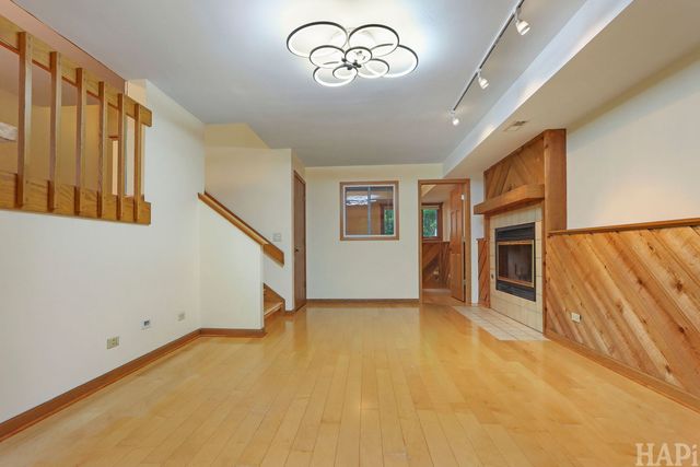 1219 Golf View Drive, Woodridge, IL 60517