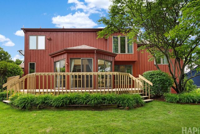 1219 Golf View Drive, Woodridge, IL 60517
