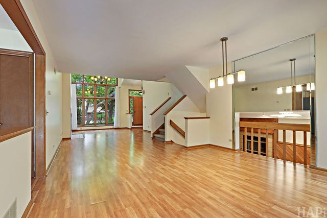 1219 Golf View Drive, Woodridge, IL 60517
