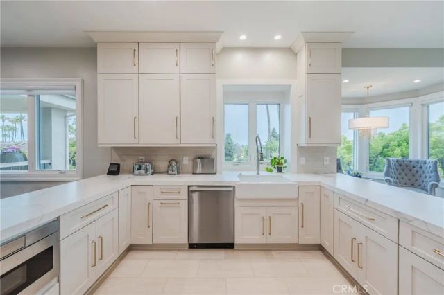 106 Ocean Vista, Newport Beach, CA 92660