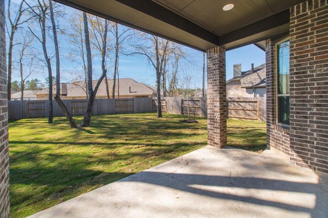 17138 Crimson Crest Drive, Conroe, TX 77302