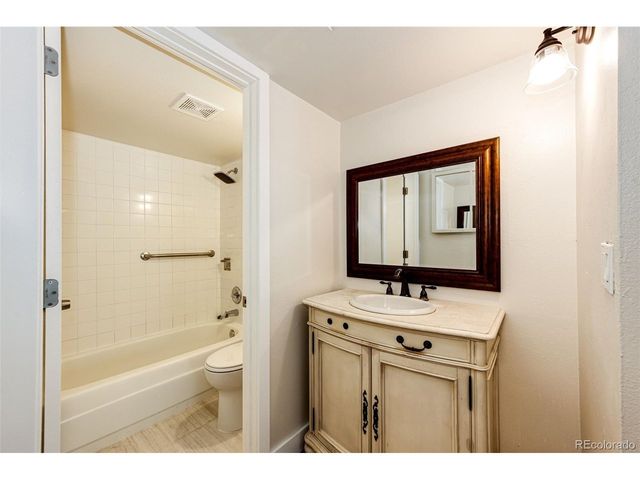 2 Adams St 508, Denver, CO 80206