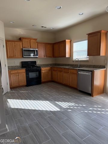 2733 Knelston Oak Way, Suwanee, GA 30024