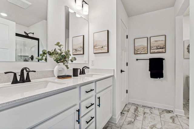 18577 Lincoln Street NW, Elk River, MN 55330