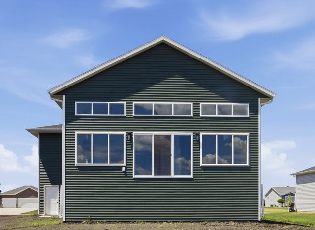 10342 Burgundy Drive, Horace, ND 58047
