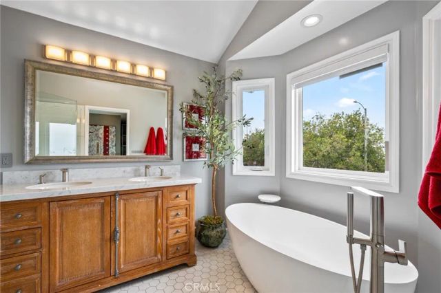 627 S Meyler Street, San Pedro, CA 90731
