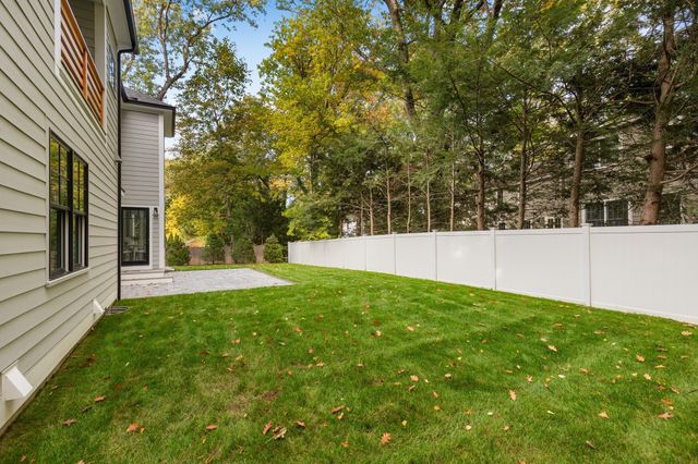 39 Blake Road, Lexington, MA 02420
