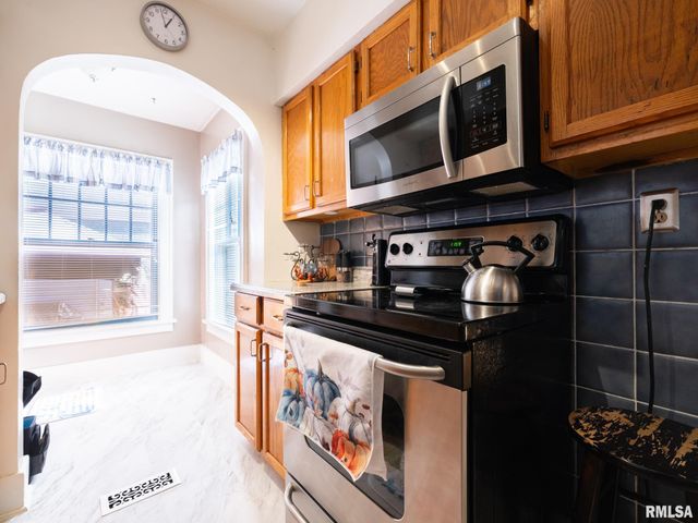 201 E GIFT Avenue, Peoria, IL 61603