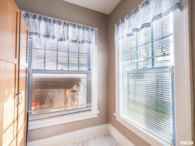 201 E GIFT Avenue, Peoria, IL 61603