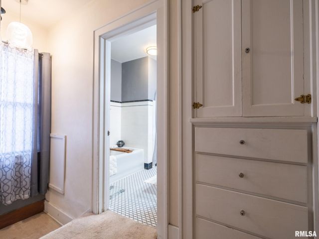 201 E GIFT Avenue, Peoria, IL 61603