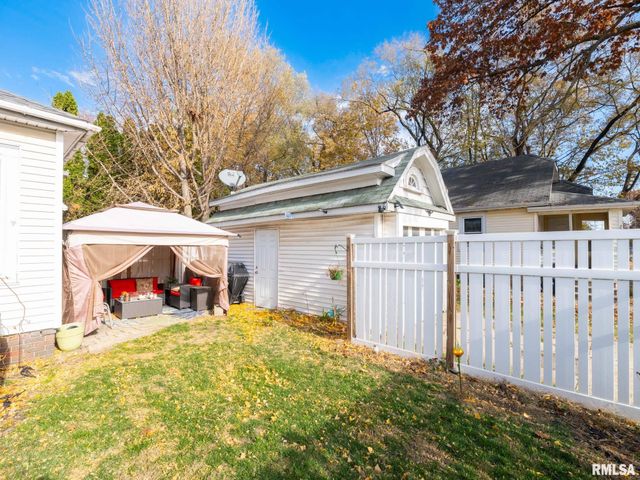 201 E GIFT Avenue, Peoria, IL 61603