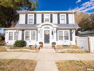 201 E GIFT Avenue, Peoria, IL 61603