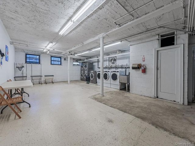 9524 Fort Hamilton Parkway 301, Brooklyn, NY 11209