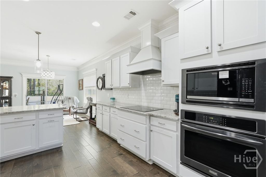 Image 7 of property listing at 122 Tupelo Street, Pooler, GA 31322