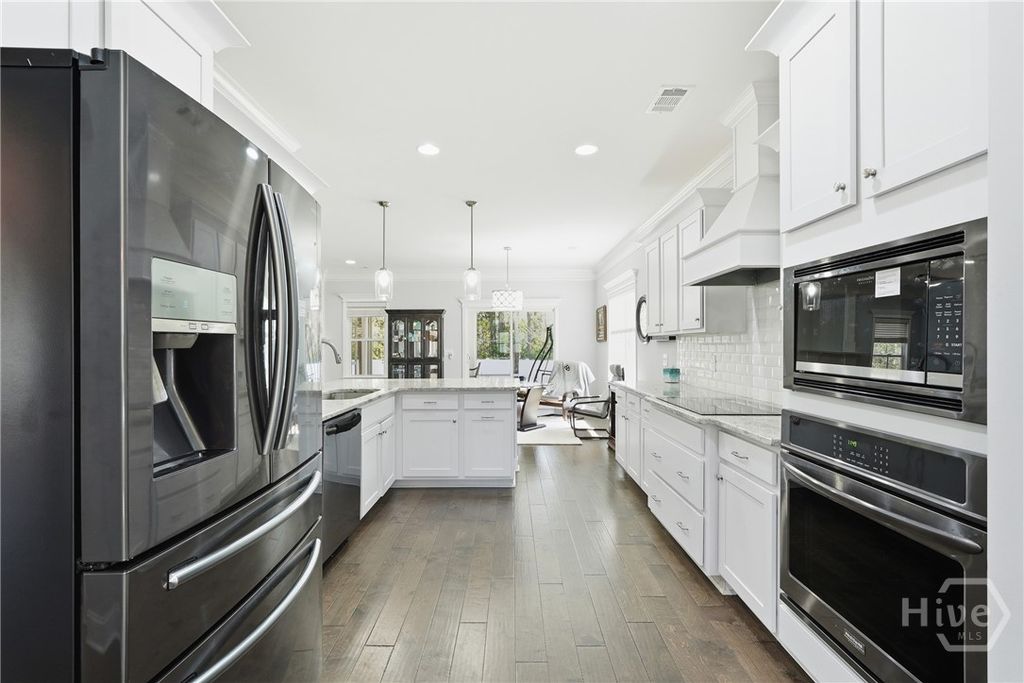 Image 8 of property listing at 122 Tupelo Street, Pooler, GA 31322