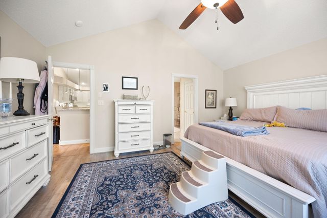 512 W Canterbury Drive, Bronston, KY 42518