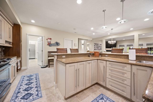 512 W Canterbury Drive, Bronston, KY 42518