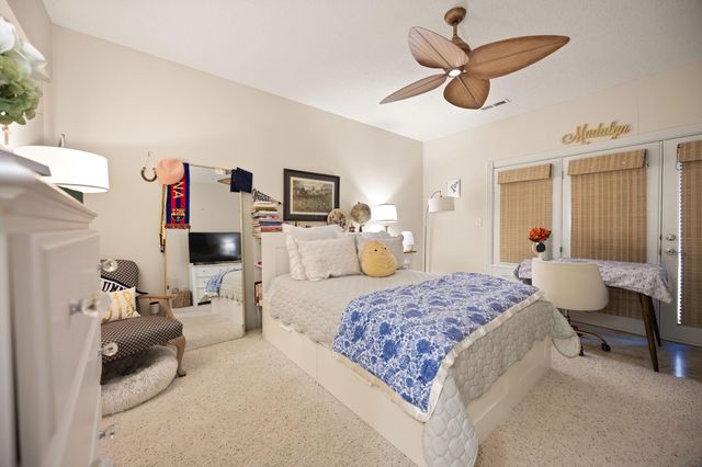 512 W Canterbury Drive, Bronston, KY 42518
