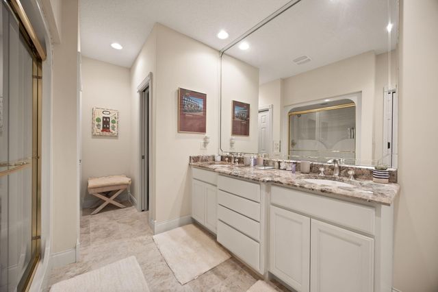 512 W Canterbury Drive, Bronston, KY 42518