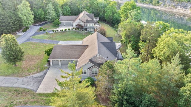 512 W Canterbury Drive, Bronston, KY 42518